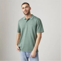 Levis Relaxed Authentic Polo Top 11 Levis Relaxed Authentic Polo Top -FRASERS Shop 52862115 l a2